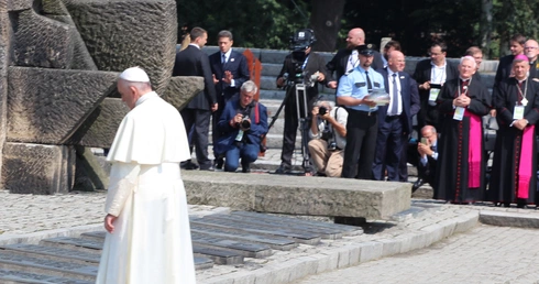 Trzej papieże na temat zagłady w Auschwitz
