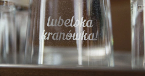 W Ratuszu już można napić się wody kranowej ze specjalnej karafki.