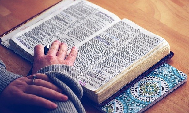 Rzecznik KEP zachęca do kontynuowania akcji #Biblia