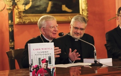 – Arcybiskup był jednym z najaktywniejszych spośród polskich uczestników soboru – mówił w trakcie prezentacji publikacji metropolita krakowski. Obok ks. prof. Skrzypczak, autor książki.