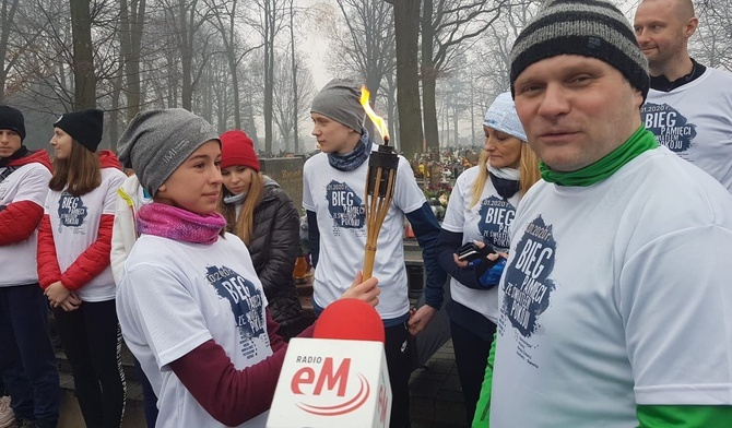 Bieg Pamięci ze Światłem Pokoju w 75. rocznicę wyzwolenia obozu Auschwitz-Birkenau [ZDJĘCIA]