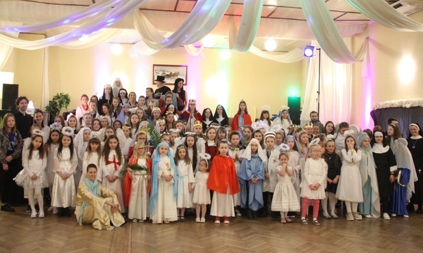 Chomranice. Bal na ponad 100 królewien szukających świętości
