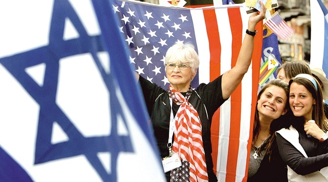 Współpraca chrześcijan ewangelikalnych z USA z elitami politycznymi Izraela to klasyczny przykład skuteczności dyplomacji religijnej. Na zdjęciu: marsz poparcia dla Izraela podczas Święta Namiotów w Jerozolimie.