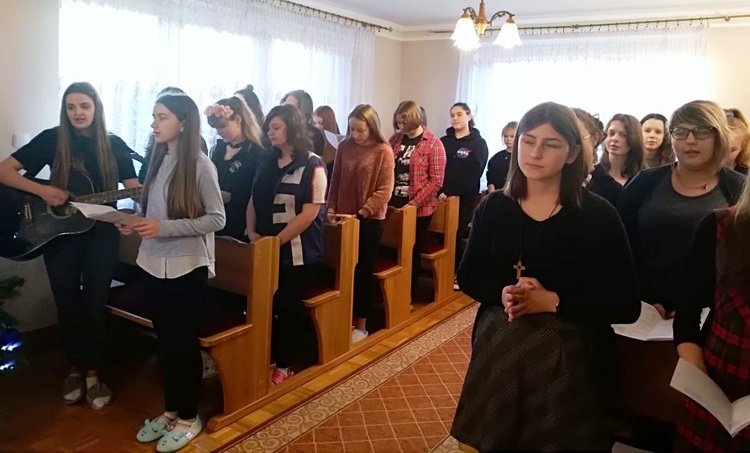 Rekolekcje dla dziewcząt u sióstr elżbietanek cieszyńskich w Zabrzegu - 2020