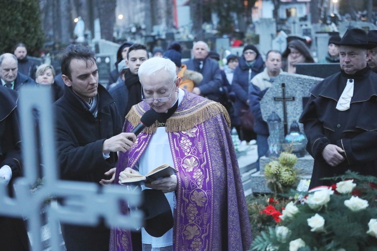 Ostatnie pożegnanie śp. Stefana Jakubowskiego, budowniczego kaplicy na Groniu Jana Pawła II