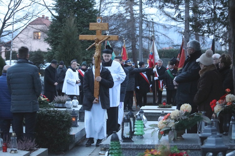 Ostatnie pożegnanie śp. Stefana Jakubowskiego, budowniczego kaplicy na Groniu Jana Pawła II