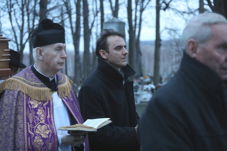 Ostatnie pożegnanie śp. Stefana Jakubowskiego, budowniczego kaplicy na Groniu Jana Pawła II