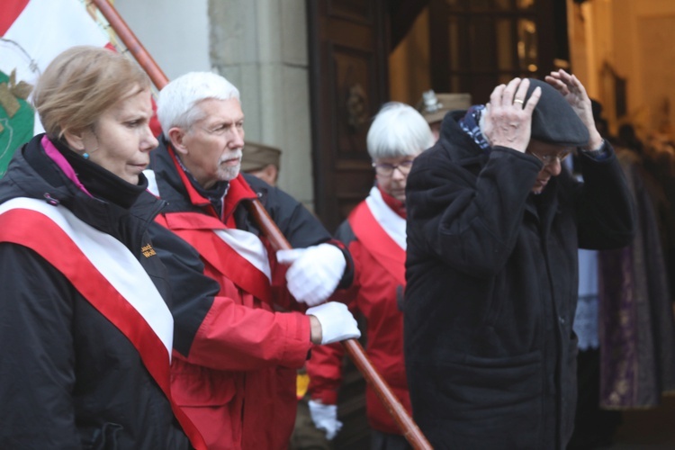 Ostatnie pożegnanie śp. Stefana Jakubowskiego, budowniczego kaplicy na Groniu Jana Pawła II