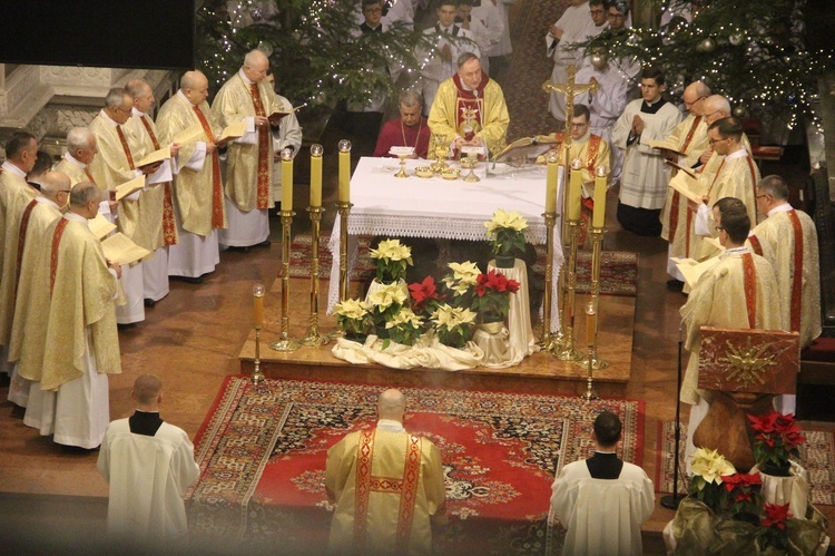 Tarnów. Nowi kanonicy w rocznicę poświęcenia katedry