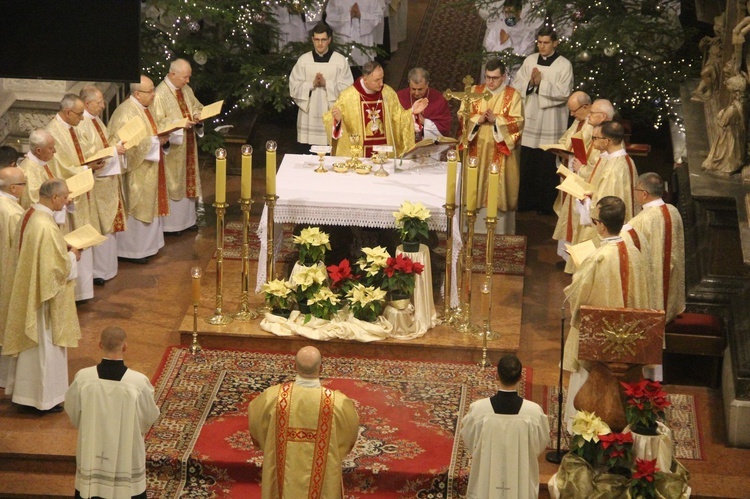 Tarnów. Nowi kanonicy w rocznicę poświęcenia katedry