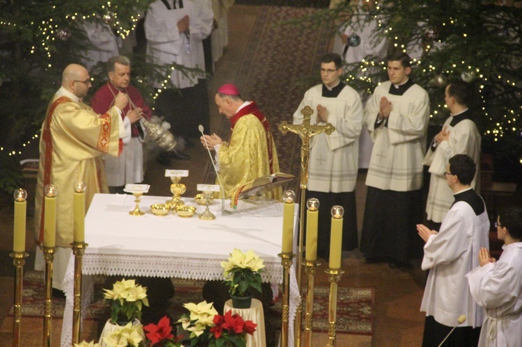 Tarnów. Nowi kanonicy w rocznicę poświęcenia katedry