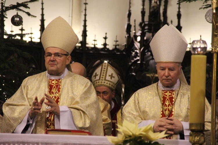 Tarnów. Nowi kanonicy w rocznicę poświęcenia katedry