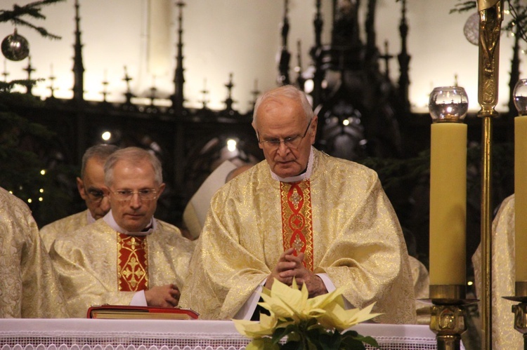 Tarnów. Nowi kanonicy w rocznicę poświęcenia katedry