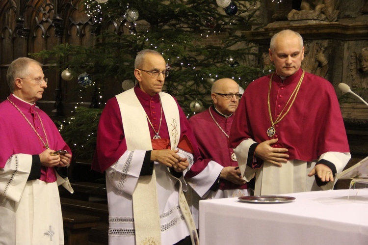 Tarnów. Nowi kanonicy w rocznicę poświęcenia katedry