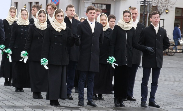 5. Polonez maturzystów z "Kopernika" na rynku w Żywcu - 2020