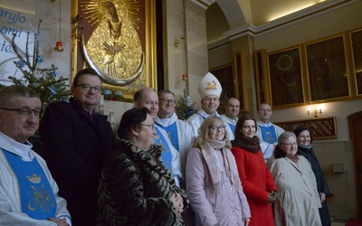 Z uczestnikami spotkał się bp Piotr Turzyński i przewodniczył Mszy św. w skarżyskiej Ostrej Bramie.