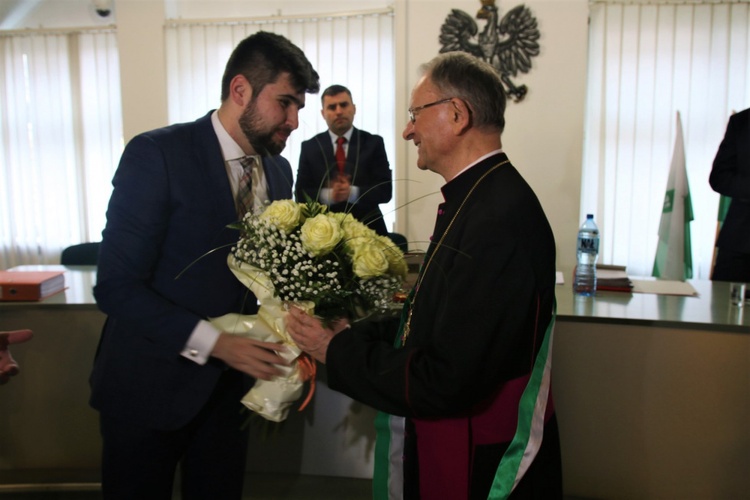 Wyróżnienie wręczno podczas sesji Rady Miasta Chełm.