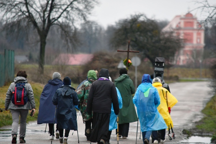 Pielgrzymka piesza z Człopy do Skrzatusza