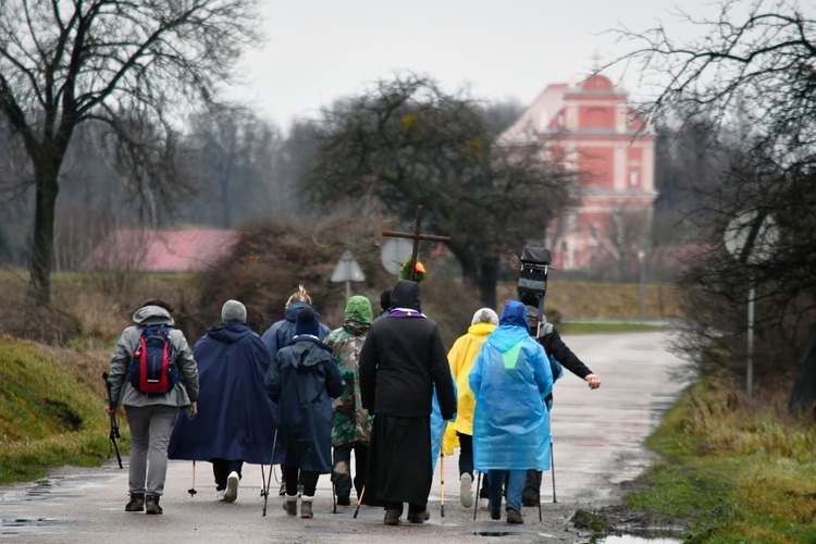 Pielgrzymka piesza z Człopy do Skrzatusza