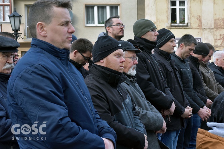 Lutowy męski różaniec