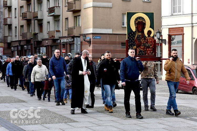 Lutowy męski różaniec