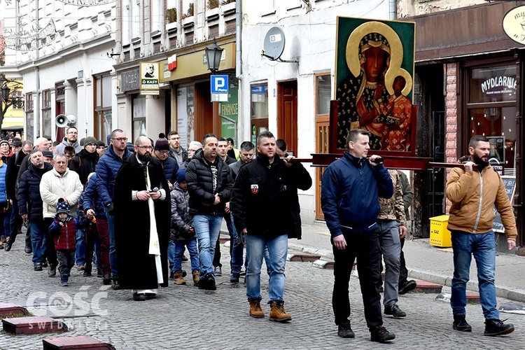 Lutowy męski różaniec