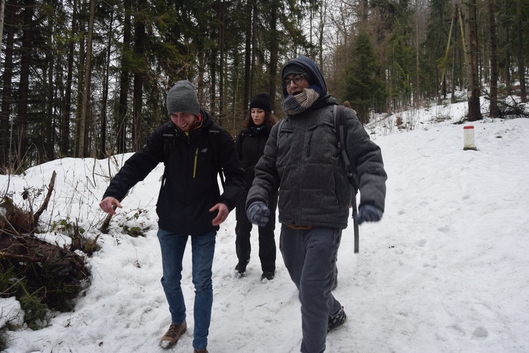 Towarzystwo Ciemnych Typów w górach 