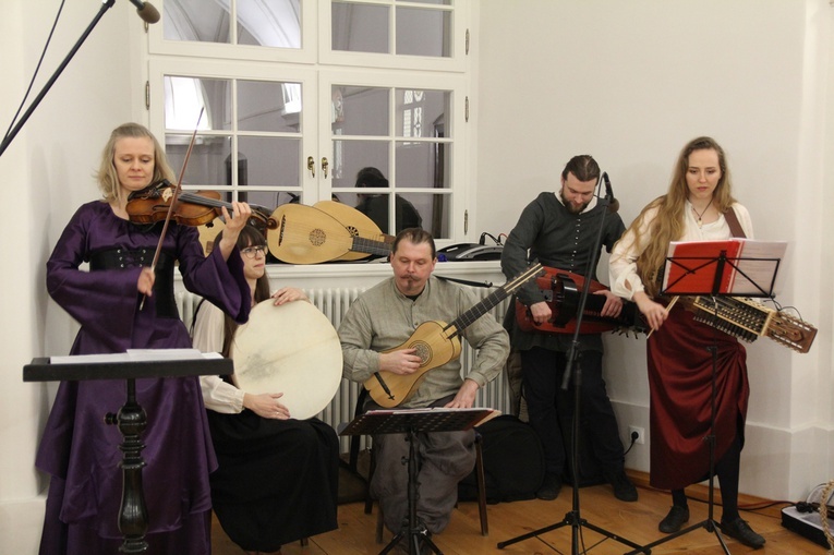 II Charytatywny Bal Karnawałowy u św. Jadwigi w Trzebnicy