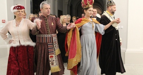 II Charytatywny Bal Karnawałowy u św. Jadwigi w Trzebnicy