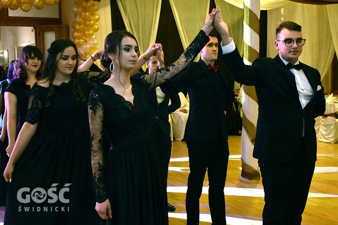 Studniówka maturzystek Liceum Sióstr Niepokalanek