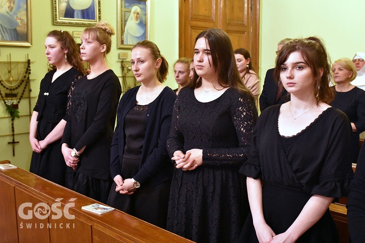 Studniówka maturzystek Liceum Sióstr Niepokalanek