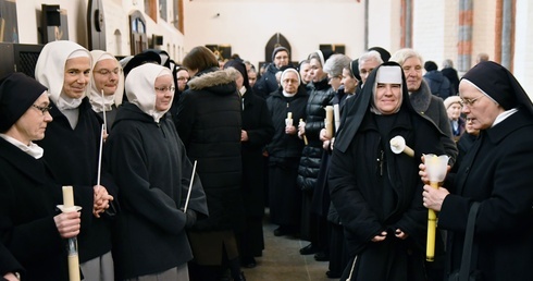 Bp Dajczak: Kusi nas to, żeby miłości wszelkiej, również tej do Jezusa, było tylko trochę