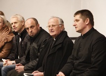 W posługę w diakonii wyzwolenia jej członków wprowadzili księża moderatorzy oraz o. Marian Piwko CR.