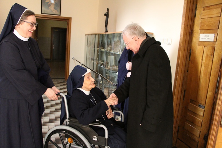 W Dzień Życia Konsekrowanego abp Marek Jędraszewski odwiedził dom generalny Zgromadzenia Sióstr Najświętszej Duszy Chrystusa Pana