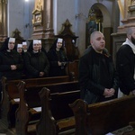 Pielgrzymka osób konsekrowanych do Studzianny