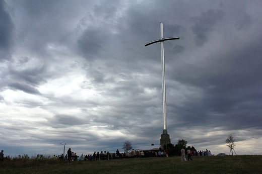 Profanacja kapliczki w Kozach i krzyża na Trzech Lipkach