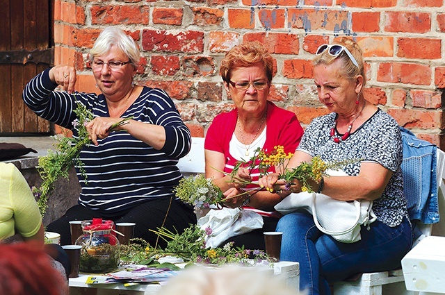 ▲	Osoby 60+ chętnie dzielą się swoim doświadczeniem, np. w kwestii dbania o zdrowie.