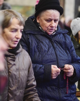 Spotkanie rozpoczęło się od odmówienia Różańca.