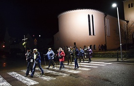 Piątek, godz. 21.15. Wyjście sprzed człopieńskiego kościoła parafialnego.