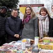 Kombonianie odwiedzili Radgoszcz 26 stycznia. W środku Ewelina Gwóźdź, obok niej (z prawej) Marcelina  ze Szczawy.