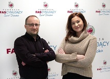 ▲	Janusz Morawiec  	i Alina Zorychta z fundacji, działającej w Ustroniu  	przy ul. Pod Skarpą 6.