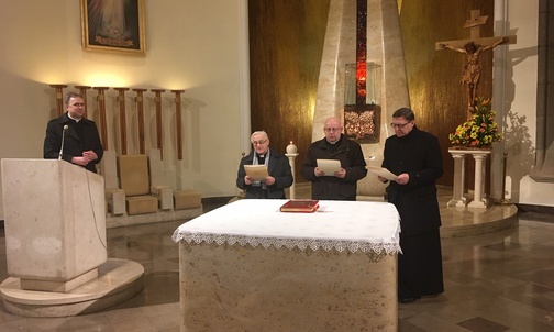 Abp Skworc do kanoników: Powierzam wam troskę o Kościół duchowy