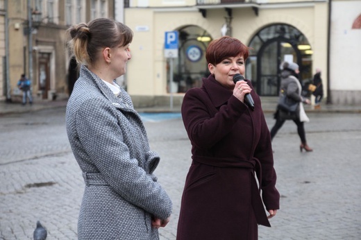 7. Polonez maturzystów z "Szybina" na cieszyńskim rynku - 2020