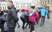 7. Polonez maturzystów z "Szybina" na cieszyńskim rynku - 2020