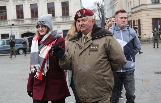 7. Polonez maturzystów z "Szybina" na cieszyńskim rynku - 2020