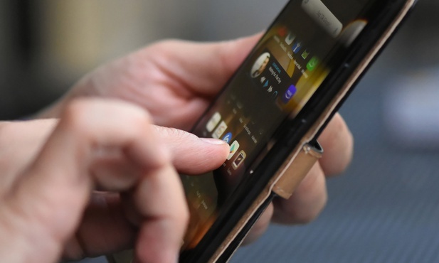 Alarm112 - nowa aplikacja mobilna Ministerstwa Spraw Wewnętrznych i Administracji