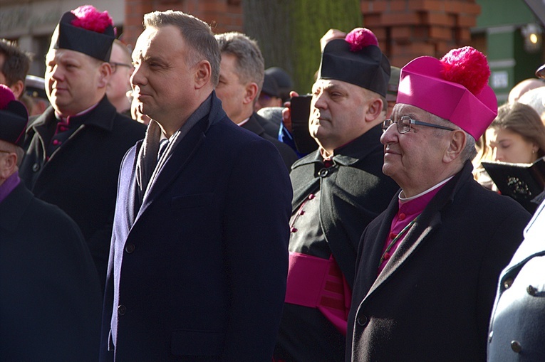 Prezydent RP odsłonił pamiątkowe tablice w Pucku cz. 1