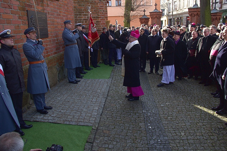 Prezydent RP odsłonił pamiątkowe tablice w Pucku cz. 1