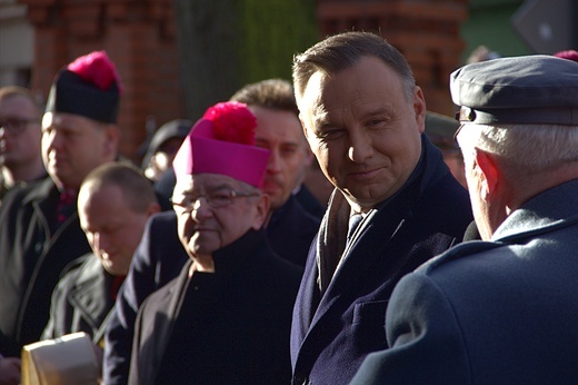 Prezydent RP odsłonił pamiątkowe tablice w Pucku cz. 1