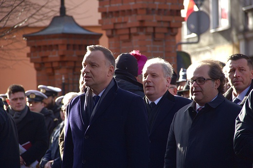 Prezydent RP odsłonił pamiątkowe tablice w Pucku cz. 1